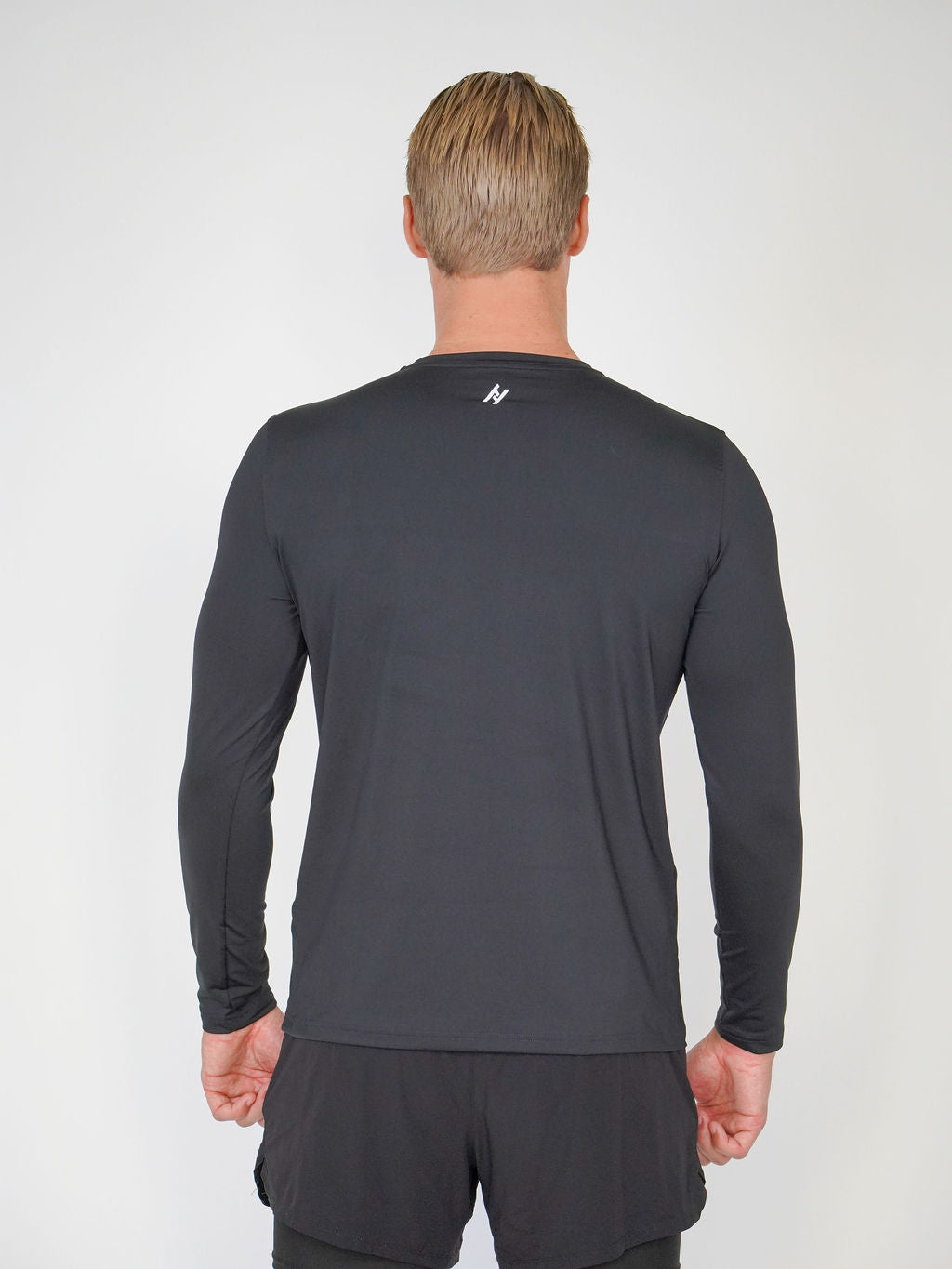Man i Performance Long Sleeve från Humble Athletics