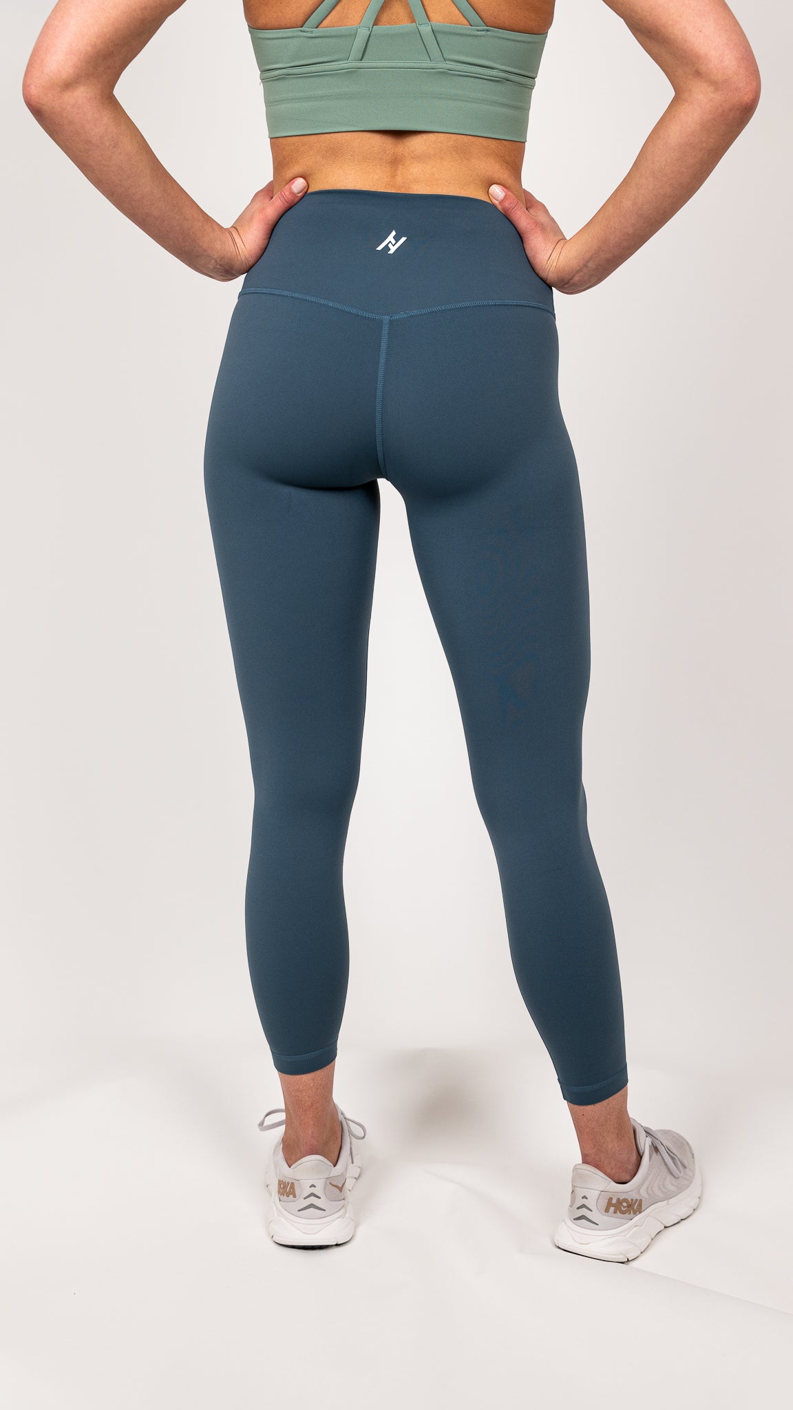 Träningstights som är squatproof med fyrvägsstretch skapade för högintensiva träningspass